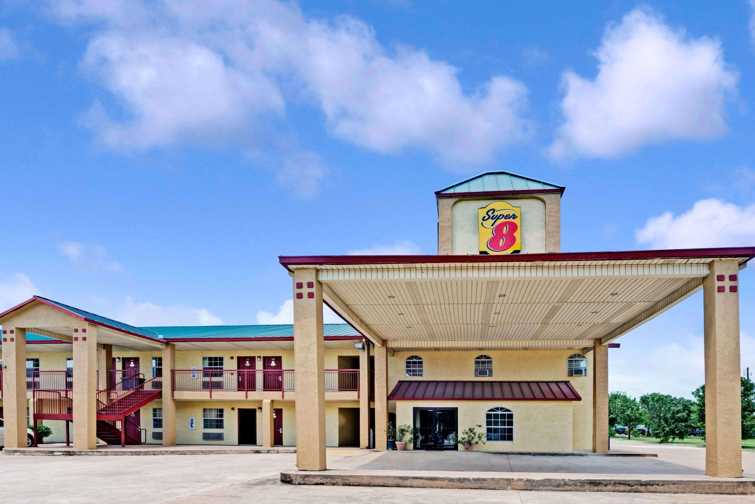 Super 8 By Wyndham Dallas South Exterior foto
