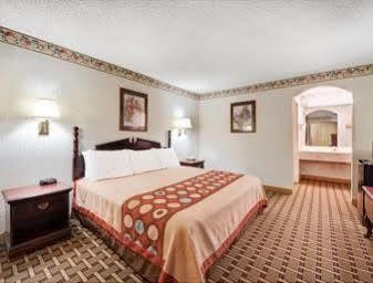 Super 8 By Wyndham Dallas South Exterior foto